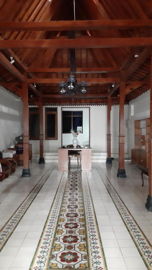 Joglo 21A Hotel Jogjakarta Buitenkant foto